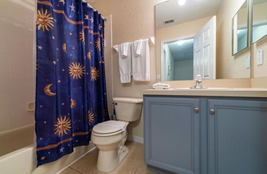 World Cup Resort Style Themed Rooms Kid Friendly Davenport Bagian luar foto